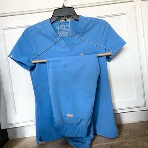 Figs one pocket top XXS and Zamora Jogger Scrub Pants XXS/P technical collection